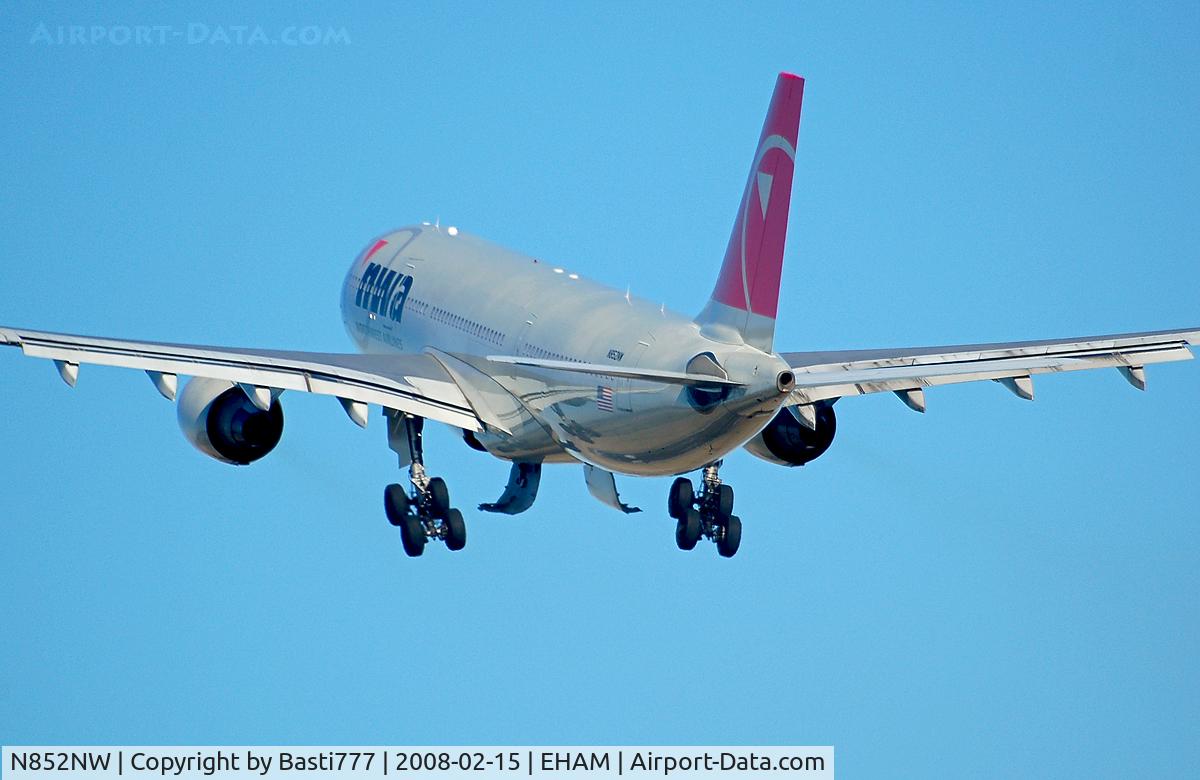 N852NW, 2004 Airbus A330-223 C/N 0614, NWA