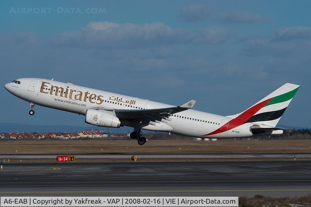 A6-EAB, 2000 Airbus A330-243 C/N 365, Emirates Airbus 330-200