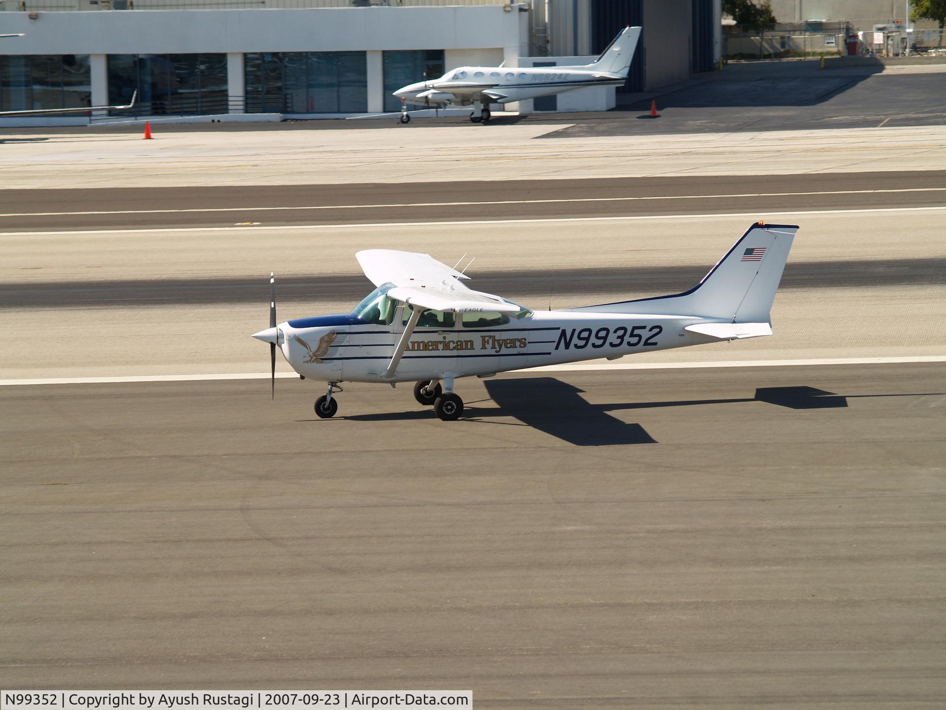 N99352, 1985 Cessna 172P C/N 17276438, Flight School Airplane