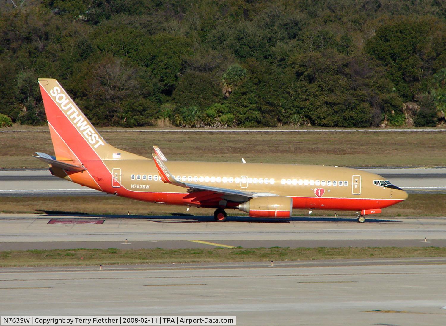 N763SW, 2000 Boeing 737-7H4 C/N 27877, This Southwest B737 still wears the old style livery
