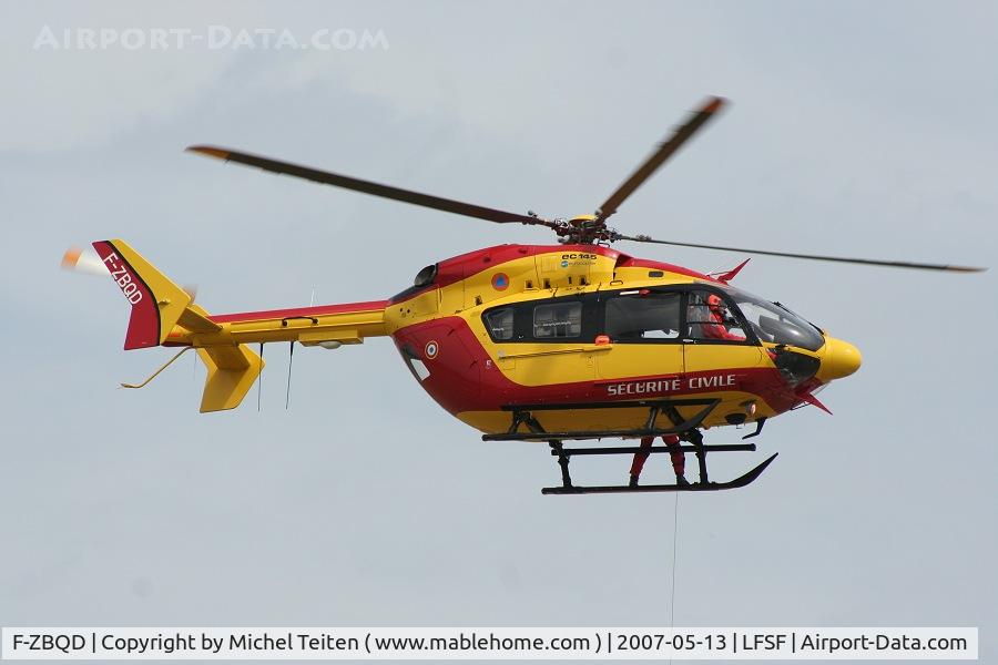 F-ZBQD, 2005 Eurocopter-Kawasaki EC-145 (BK-117C-2) C/N 9060, Securite Civile making a rescue demo during the airshow
