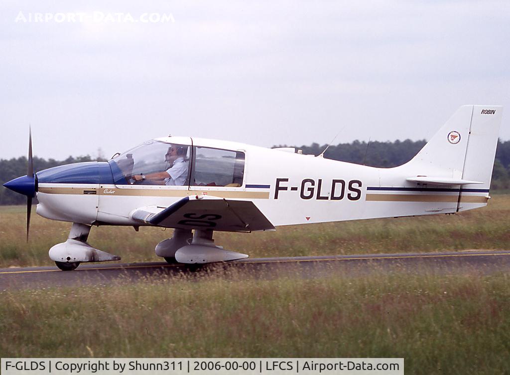F-GLDS, Robin DR-400-100 Cadet C/N 2101, Rolling for a new light flight