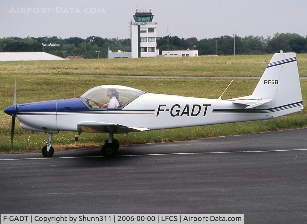 F-GADT, Fournier RF-6B-100 C/N 21, Arriving from a light flight...
