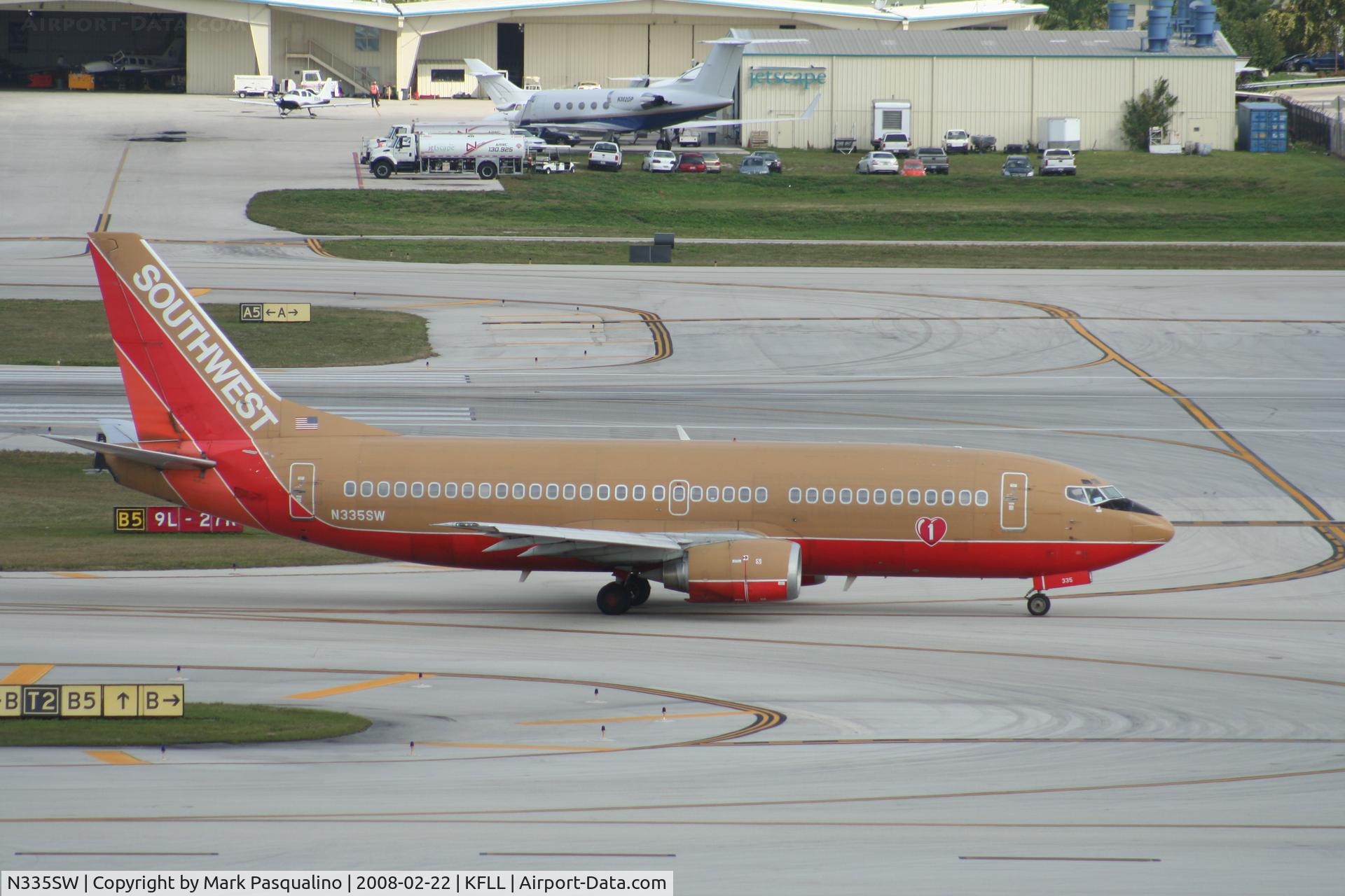 N335SW, 1988 Boeing 737-3H4 C/N 23939, Boeing 737-300