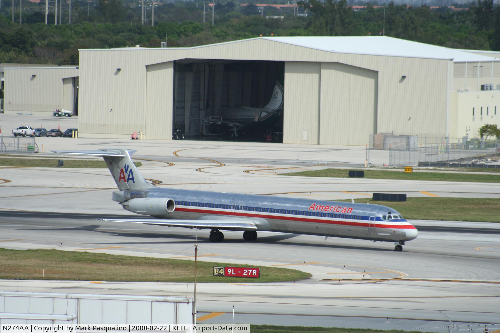 N274AA, 1984 McDonnell Douglas MD-82 (DC-9-82) C/N 49271, MD-82