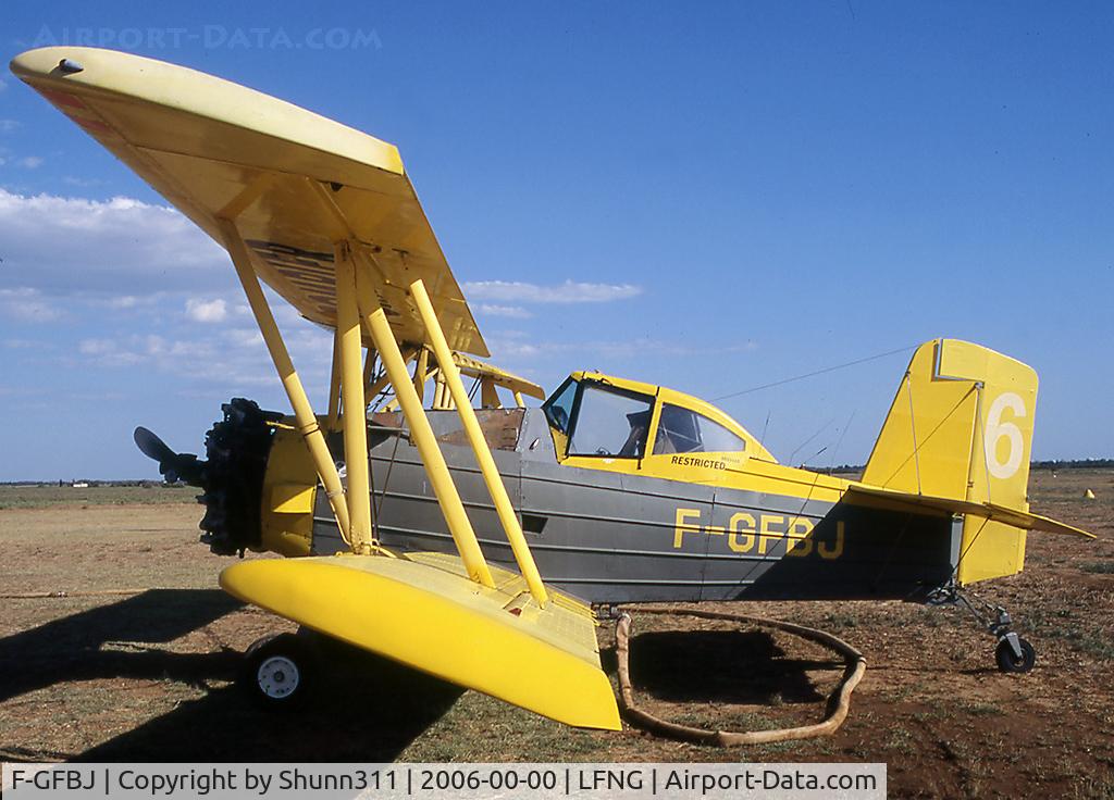 F-GFBJ, Grumman G-164A Agcat C/N 1124, Parked in the grass... Used by Midair against fire forest...