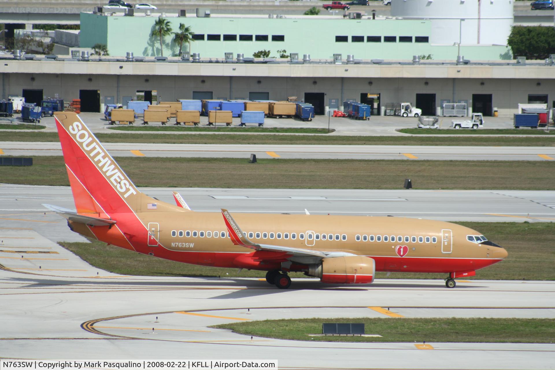 N763SW, 2000 Boeing 737-7H4 C/N 27877, Boeing 737-700