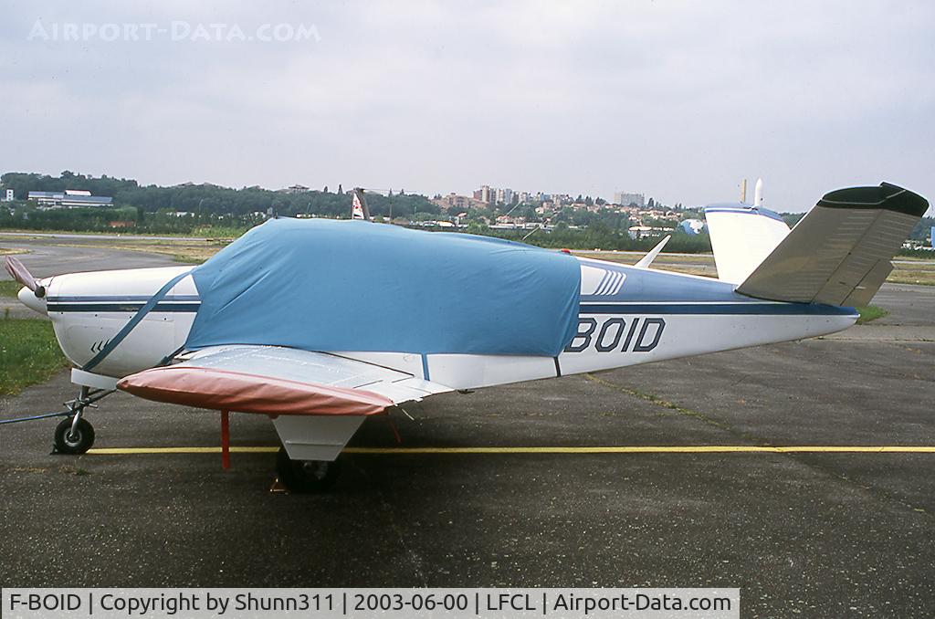 F-BOID, 1960 Beech M35 Bonanza C/N D-6434, Parked and waiting a new light flight