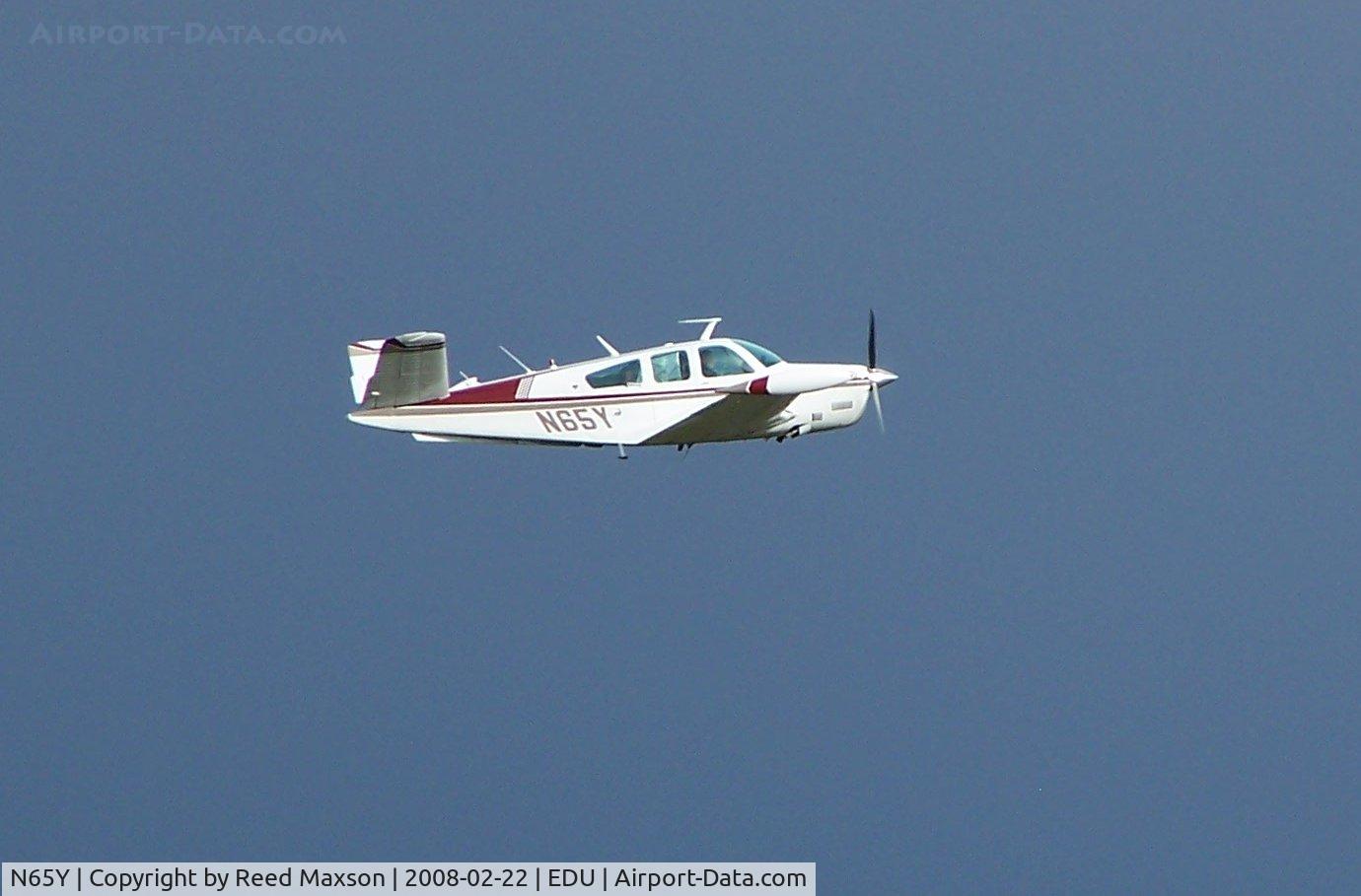 N65Y, 1977 Beech V35B Bonanza C/N D-10080, Beech departing University Airport, Davis, CA