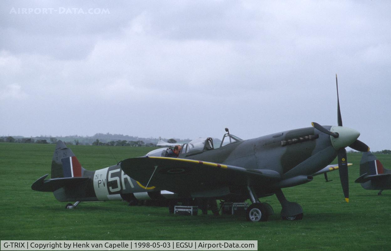 G-TRIX, 1944 Supermarine 509 Spitfire TR.IXc C/N CBAF.9590, Spitfire Mk.IX trainer at Duxford, UK. Crashed 8 april 2000, but was rebuilt as G-CCCA.
