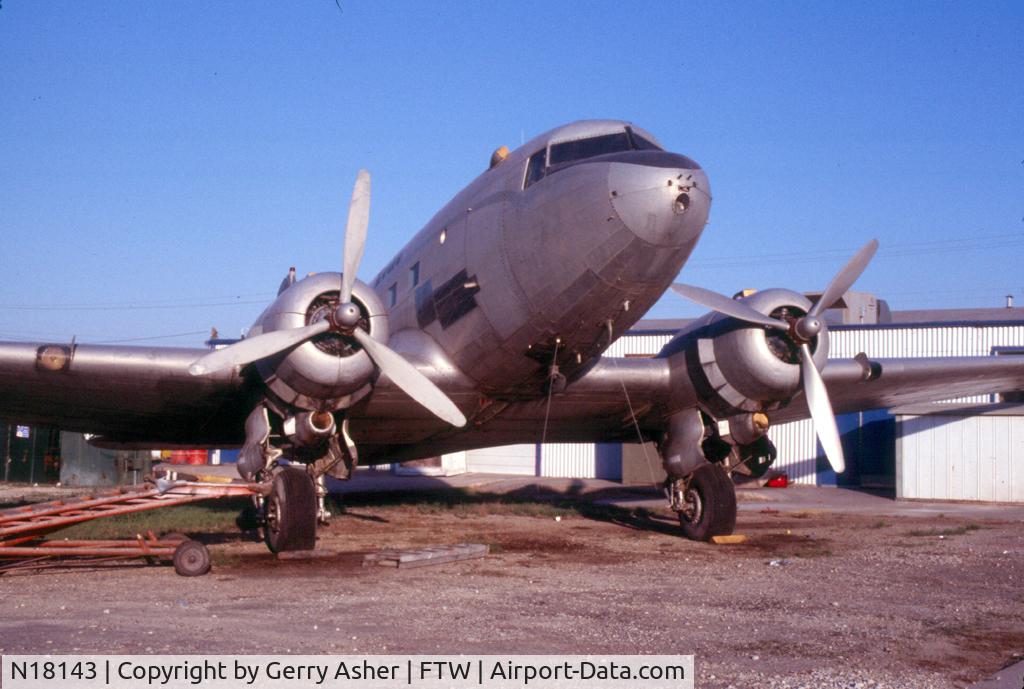 N18143, 1939 Douglas DC-3A C/N 2139, Former American Airlines 