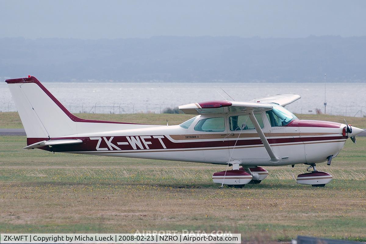 ZK-WFT, Cessna 172N C/N 17267712, At Rotorua