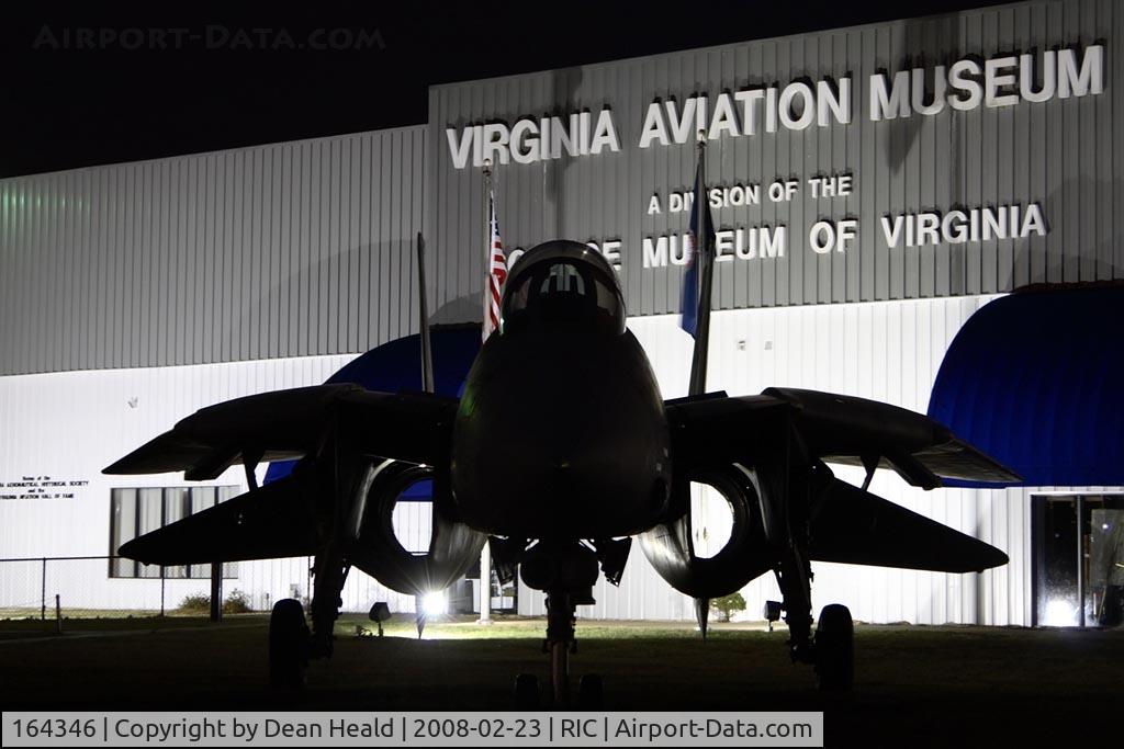 164346, 1992 Grumman F-14D Tomcat C/N 621, Head-on night shot of this F-14D at the Virginia Aviation Museum at Richmond Int'l Airport (KRIC).