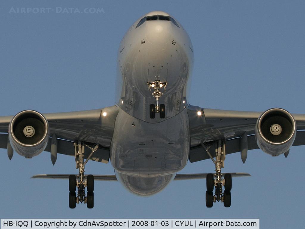 HB-IQQ, 2000 Airbus A330-223 C/N 322, On short final for runway 24R
