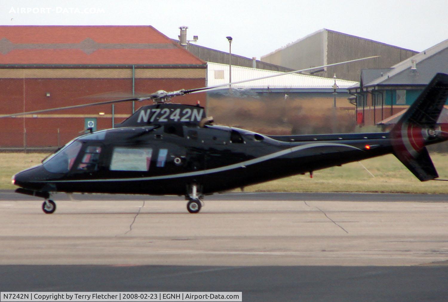 N7242N, 1986 Agusta A109A II C/N 7355, Agusta 109A arrives at Blackpool in Feb 2008