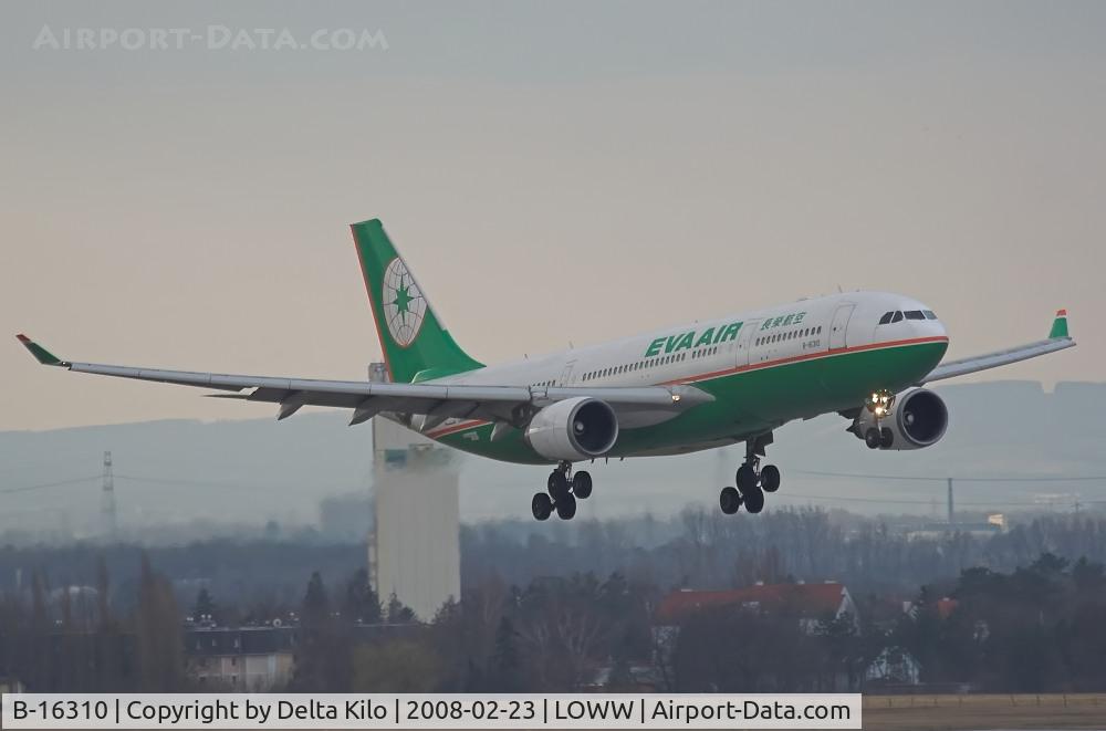 B-16310, 2005 Airbus A330-203 C/N 678, Eva Air A330 on finale RWY 34