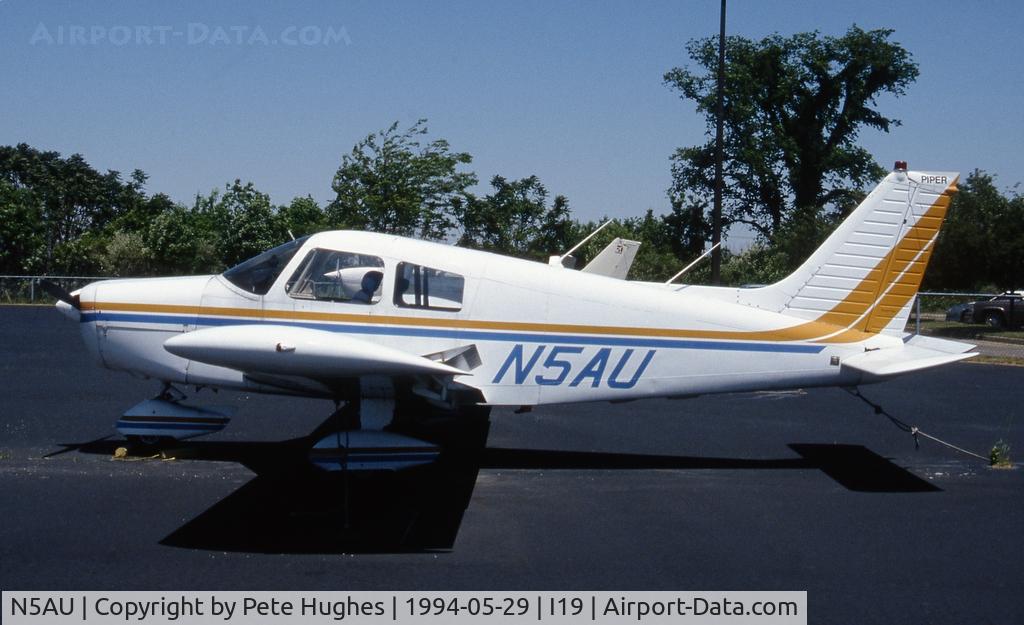N5AU, 1977 Piper PA-28-140 C/N 28-7725239, N5AU Pa28 at Greene County OH