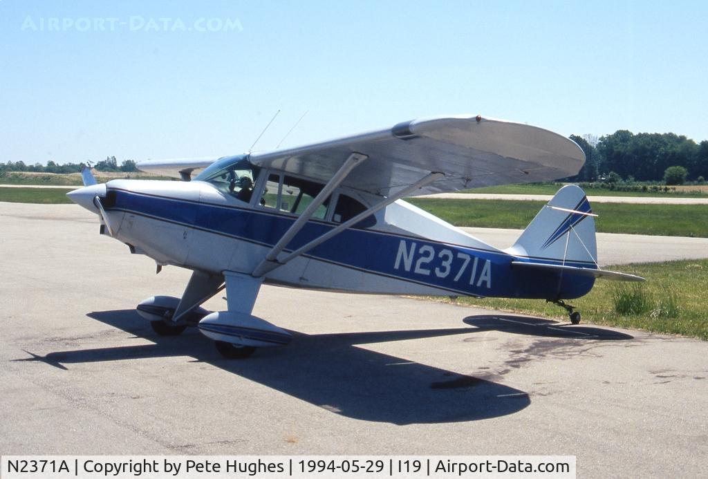 N2371A, 1952 Piper PA-22-135 Tri-Pacer C/N 22-734, N2371A Pa22 tail-wheel conversion at Greene County OH