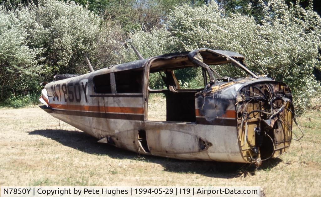 N7850Y, 1965 Piper PA-30 Twin Comanche Twin Comanche C/N 30-930, N7850Y Twin Comanche, remains at Greene County OH in 1994