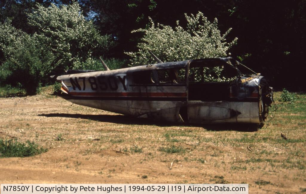 N7850Y, 1965 Piper PA-30 Twin Comanche Twin Comanche C/N 30-930, N7850Y Twin Comanche, remains at Greene County OH in 1994