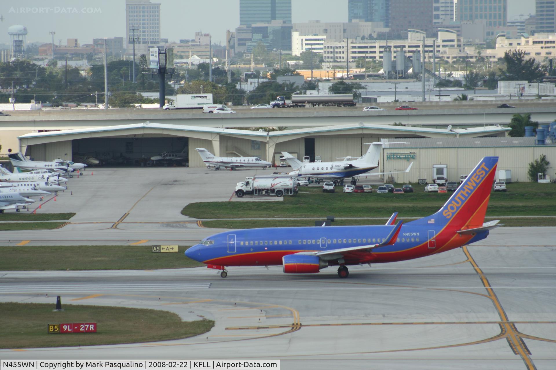N455WN, 2004 Boeing 737-7H4 C/N 32462, Boeing 737-700