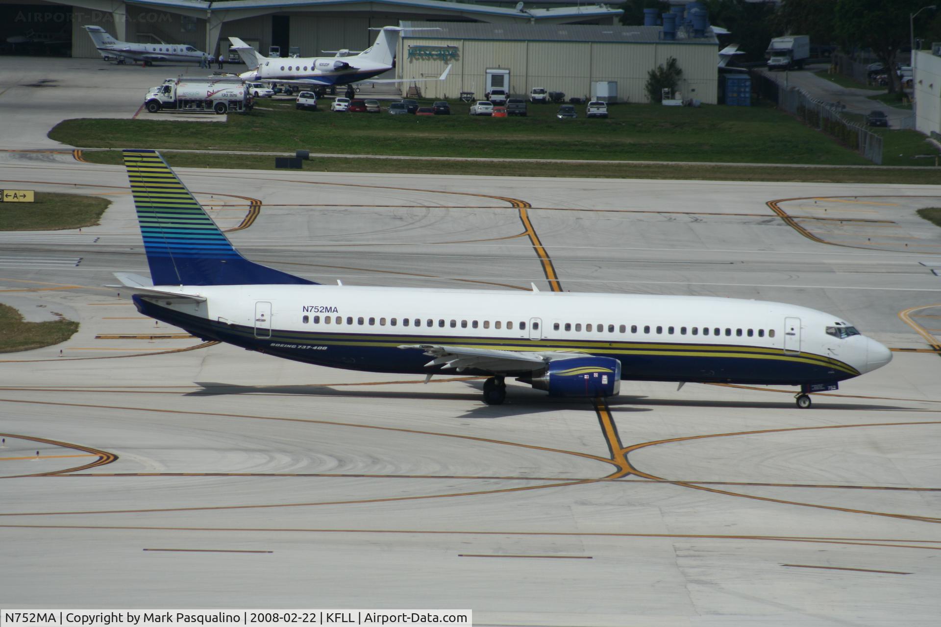 N752MA, 1996 Boeing 737-48E C/N 28198, Boeing 737-400