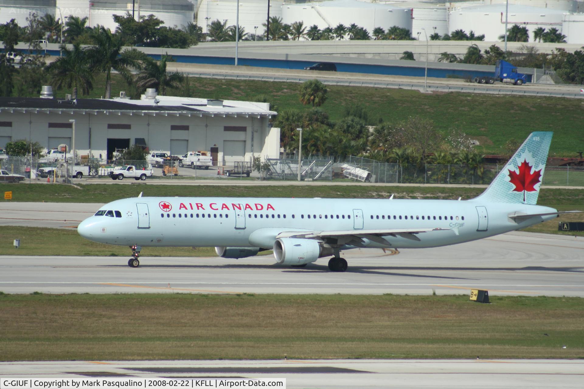C-GIUF, 2001 Airbus A321-211 C/N 1638, Airbus A321