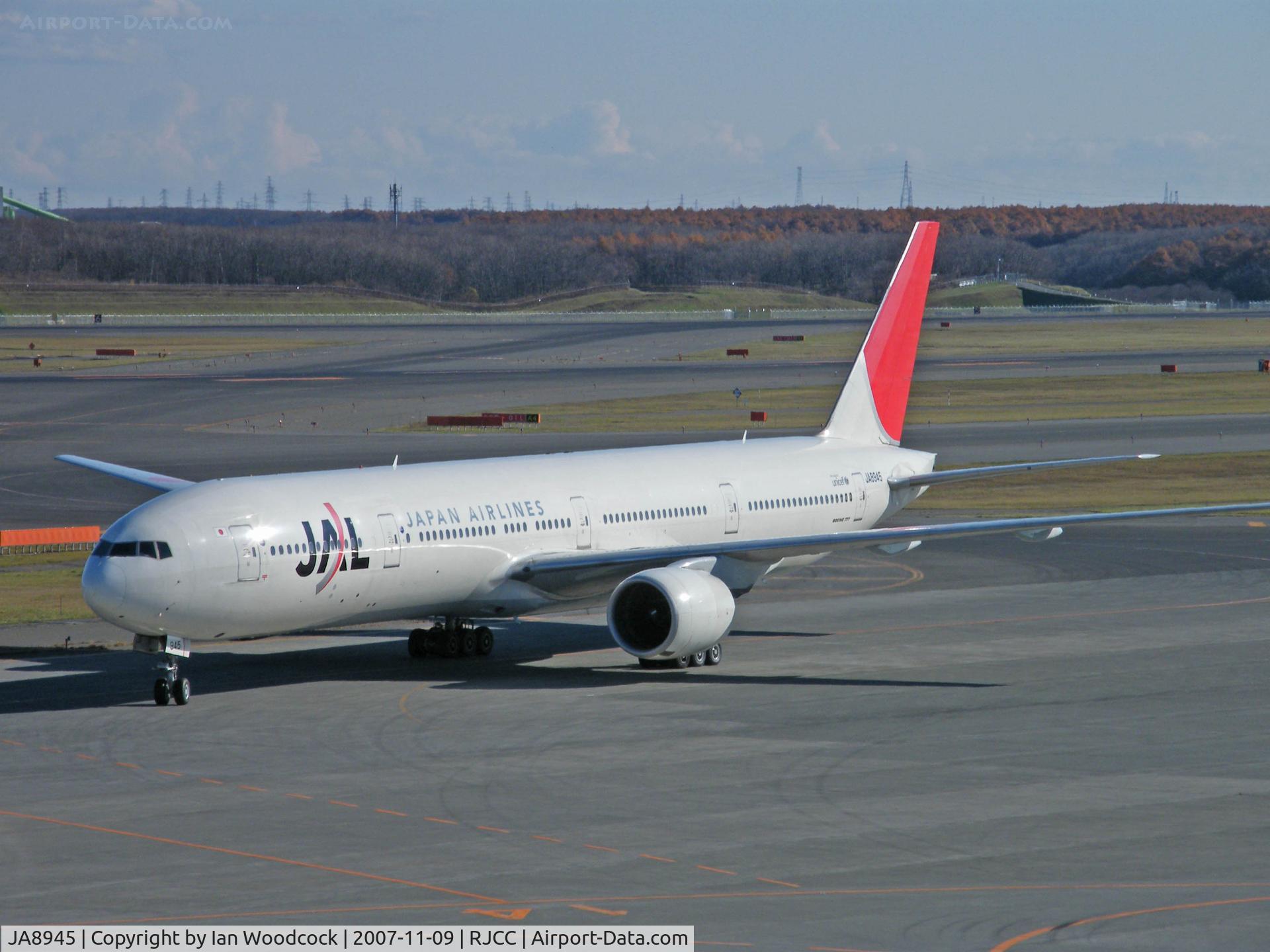 JA8945, 1999 Boeing 777-346 C/N 28397, Boeing 777-346/JAL/Chitose
