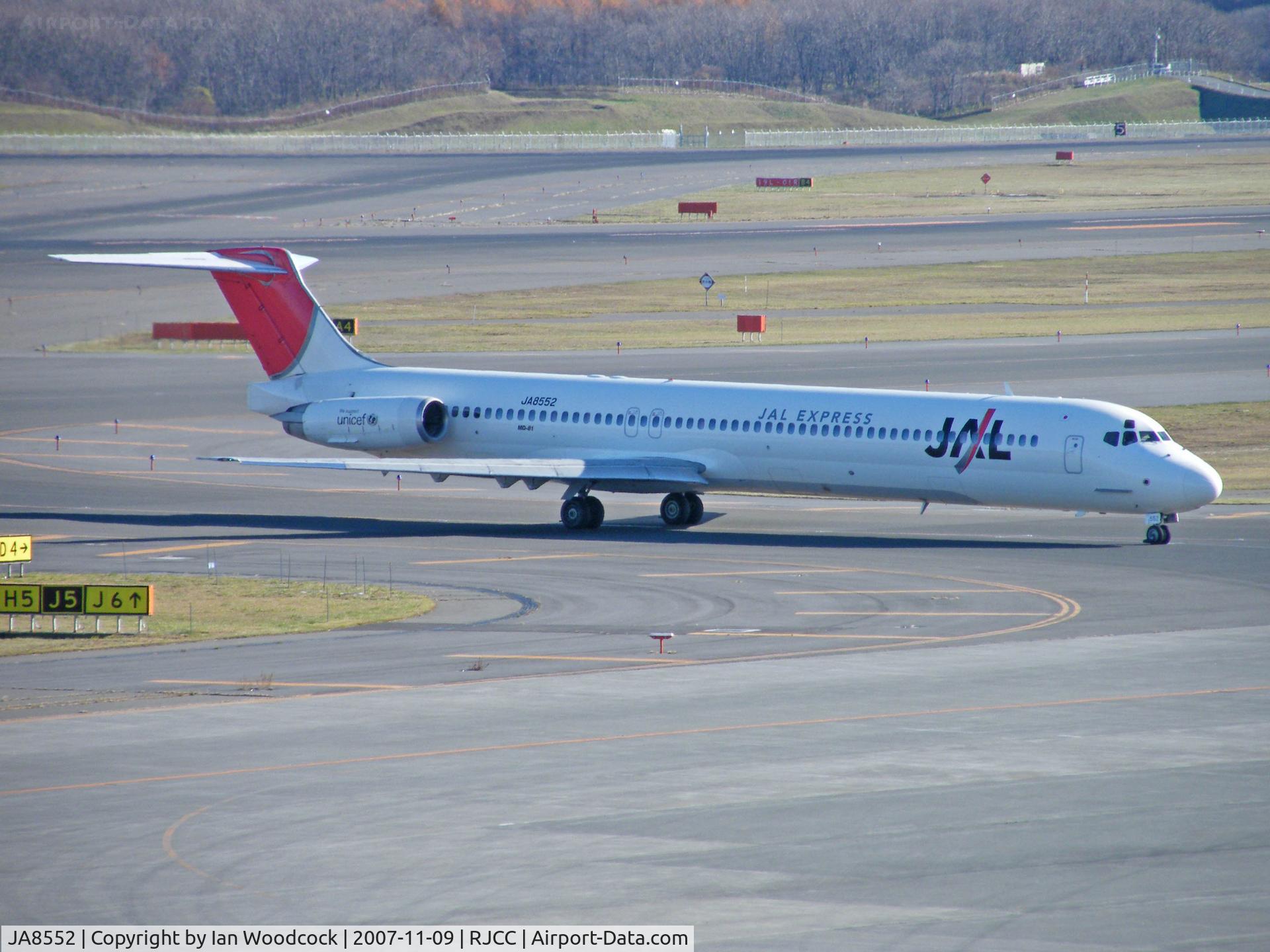 JA8552, McDonnell Douglas MD-81 (DC-9-81) C/N 53297, MD81/JAL/Chitose