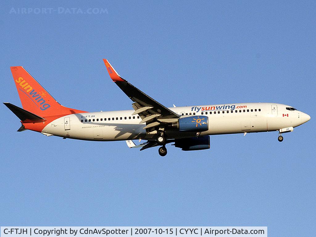 C-FTJH, 2007 Boeing 737-8BK C/N 29642, On final for Rwy 16