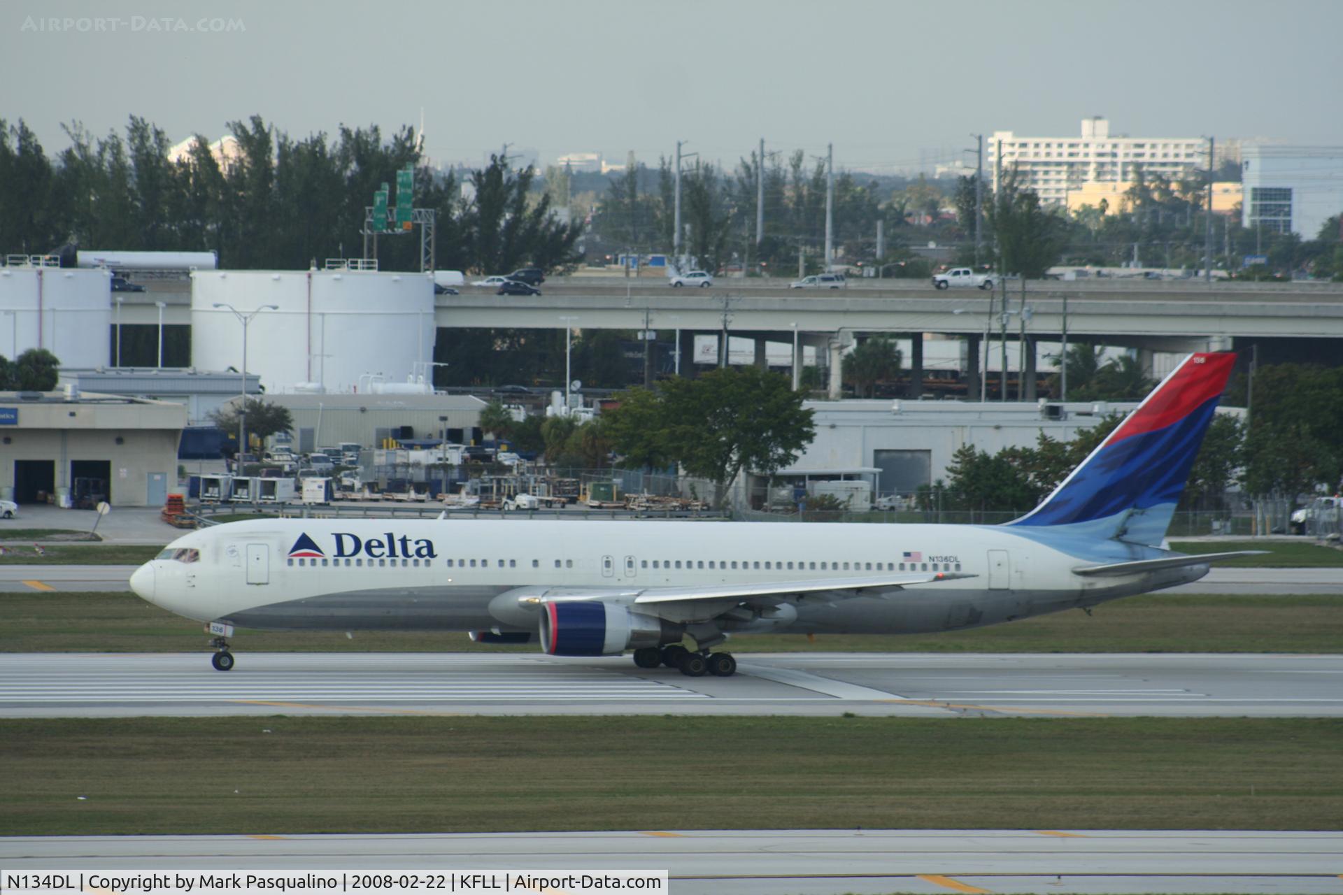 N134DL, 1991 Boeing 767-332 C/N 25123, Boeing 767-300