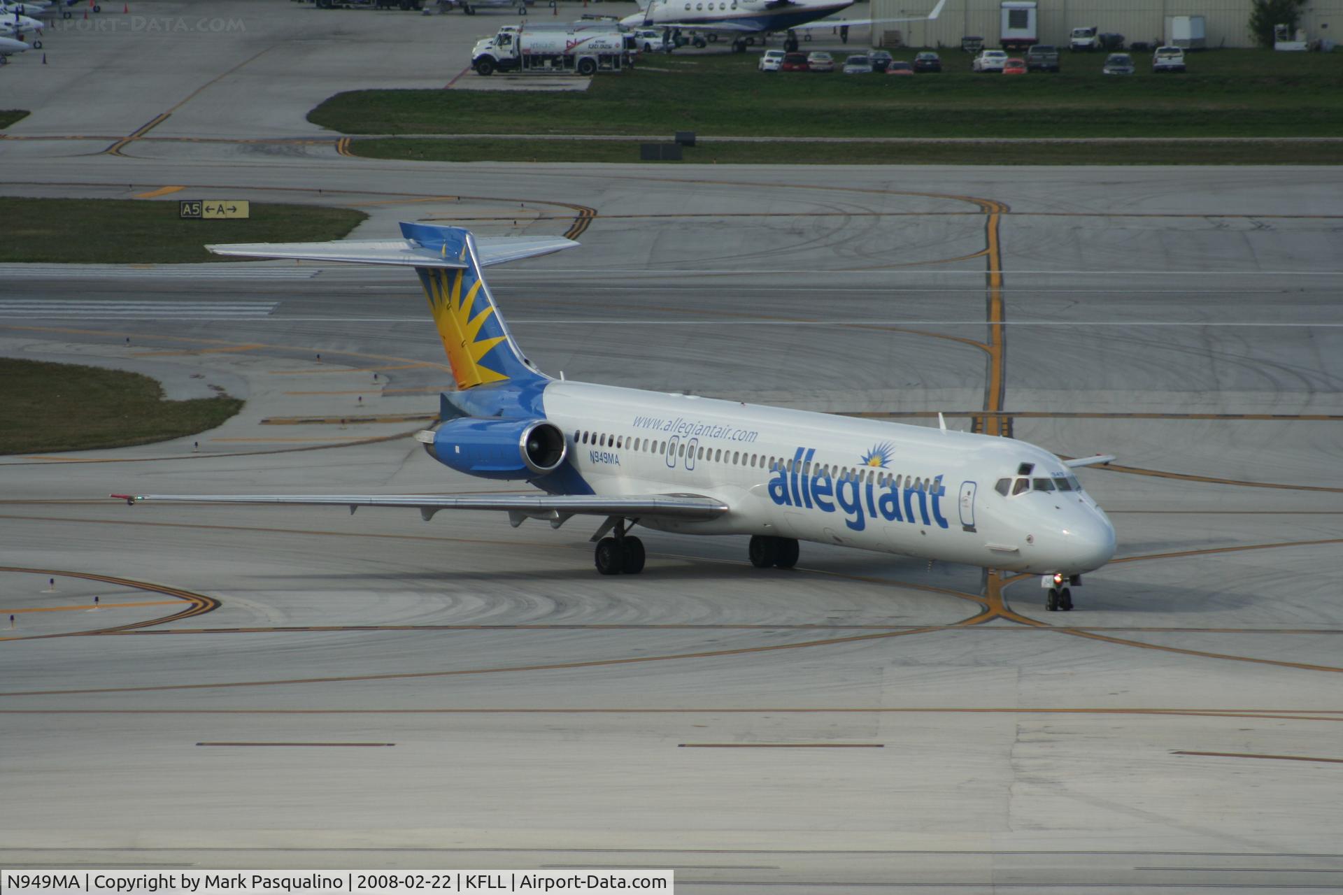 N949MA, 1989 McDonnell Douglas MD-87 (DC-9-87) C/N 49779, MD-87