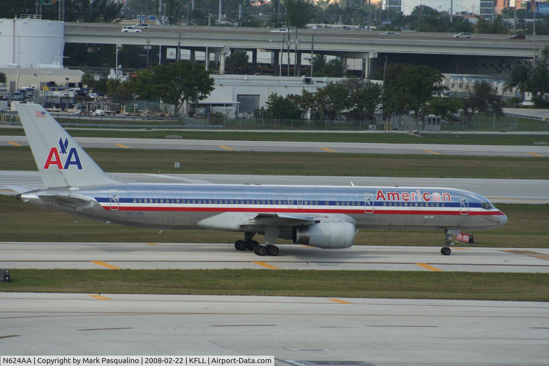 N624AA, 1990 Boeing 757-223 C/N 24582, Boeing 757-200