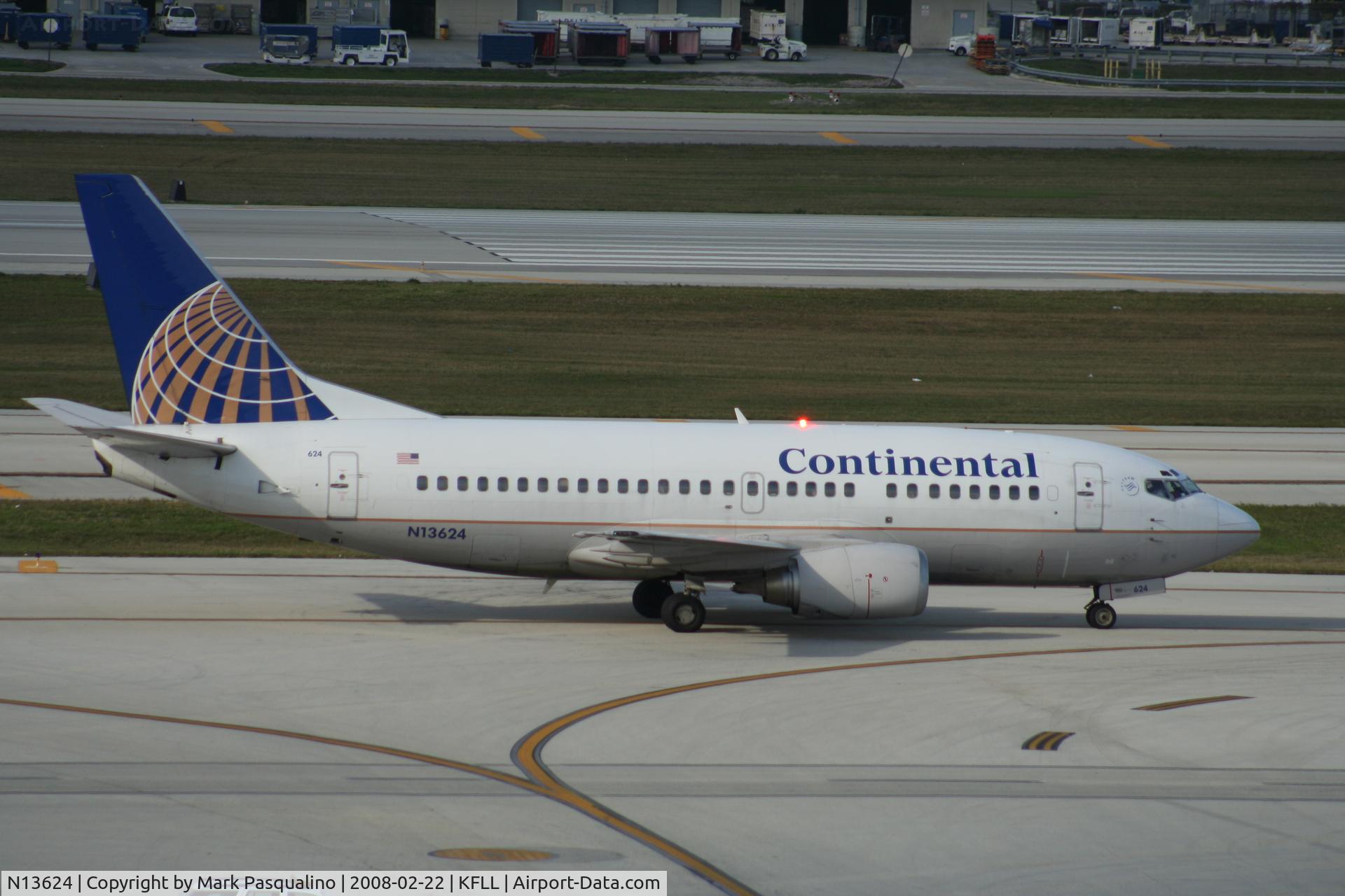 N13624, 1995 Boeing 737-524 C/N 27528, Boeing 737-500