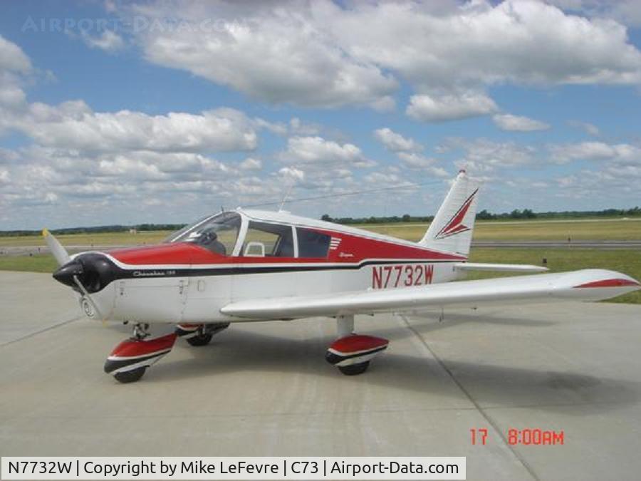 N7732W, 1964 Piper PA-28-180 C/N 28-1740, 7732W on the ramp at its home base in Dixon IL.