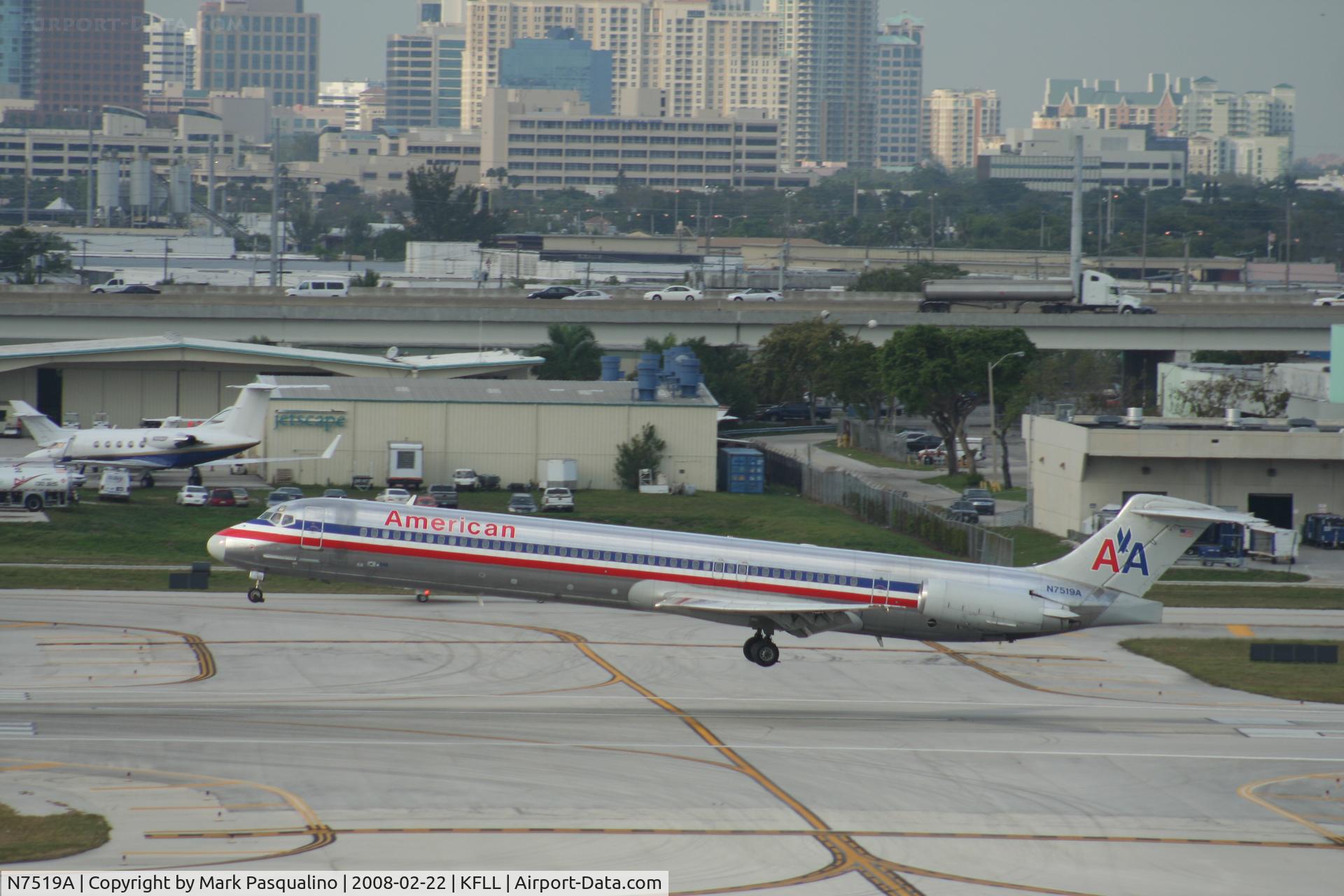 N7519A, 1990 McDonnell Douglas MD-82 (DC-9-82) C/N 49896, MD-82