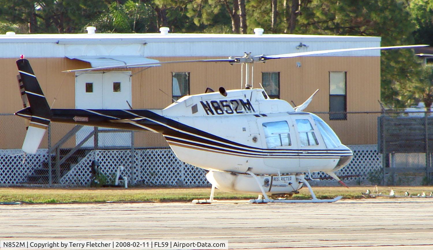 N852M, 1995 Bell 206B C/N 4385, Bell 206B at Buckingham Field