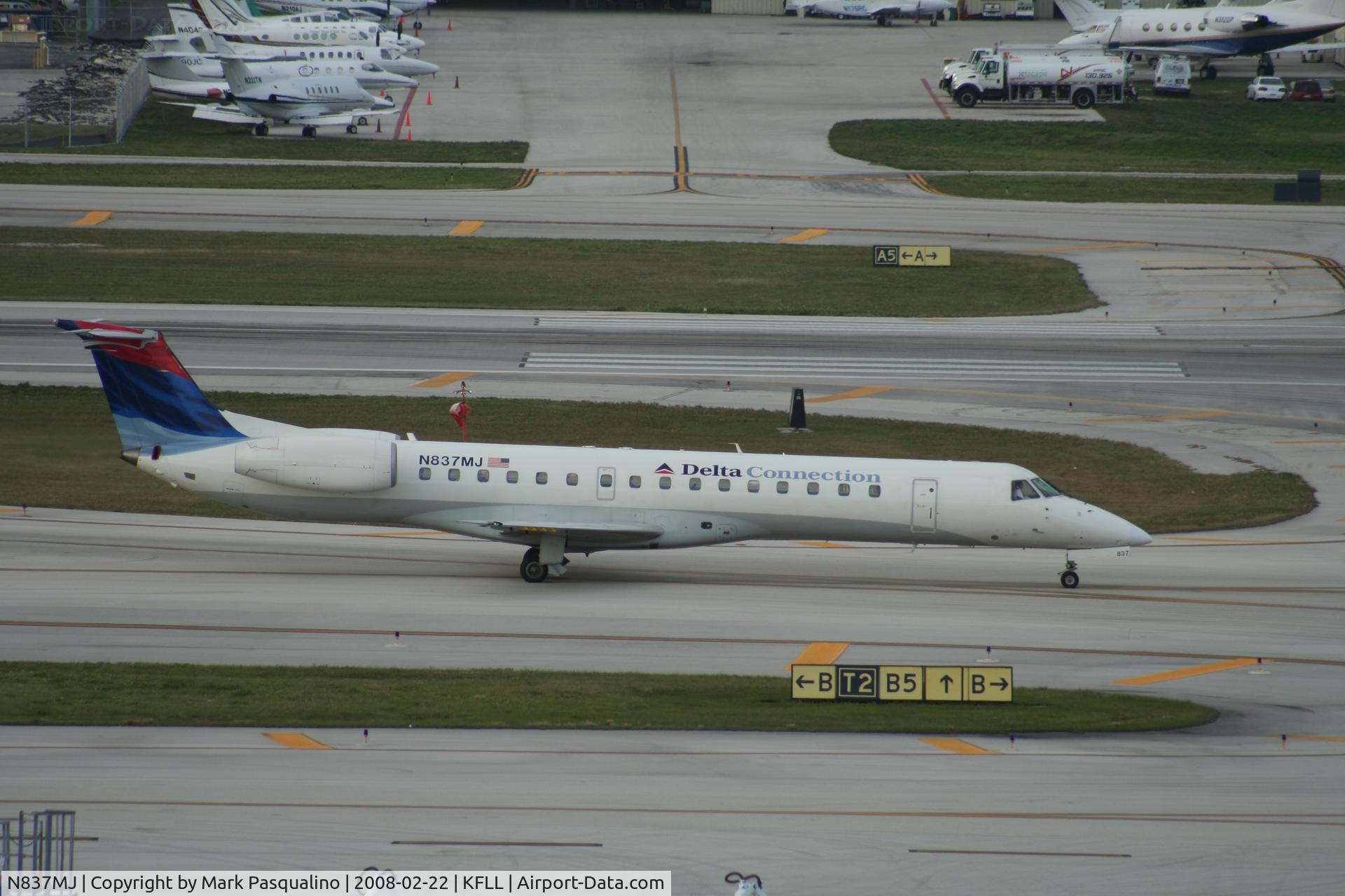 N837MJ, 2001 Embraer EMB-145LR C/N 145367, EMB-145LR