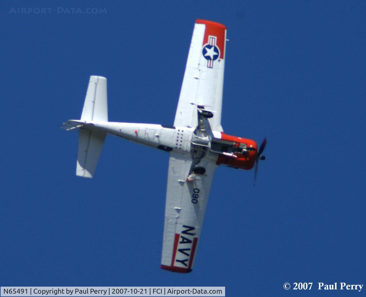 N65491, North American T-28B Trojan C/N 200-316 (138245), Winging over to make her landing