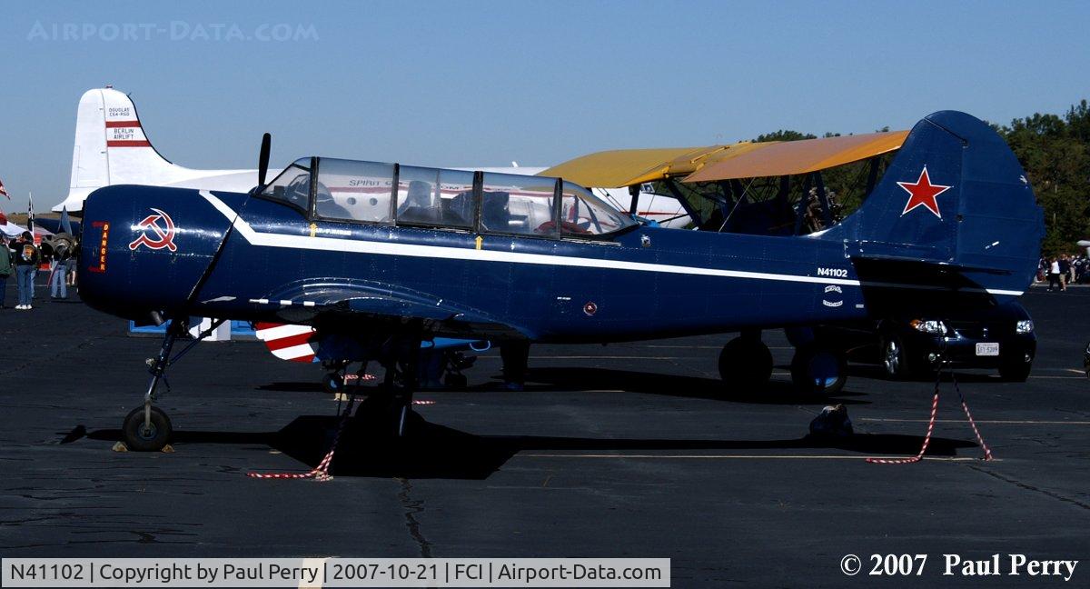 N41102, 1986 Yakovlev Yak-52 C/N 866508, Profile, and a deep hue on the blue