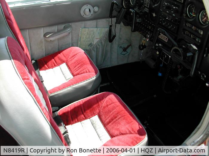 N8419R, 1966 Piper PA-28-140 Cherokee C/N 28-22296, Interior