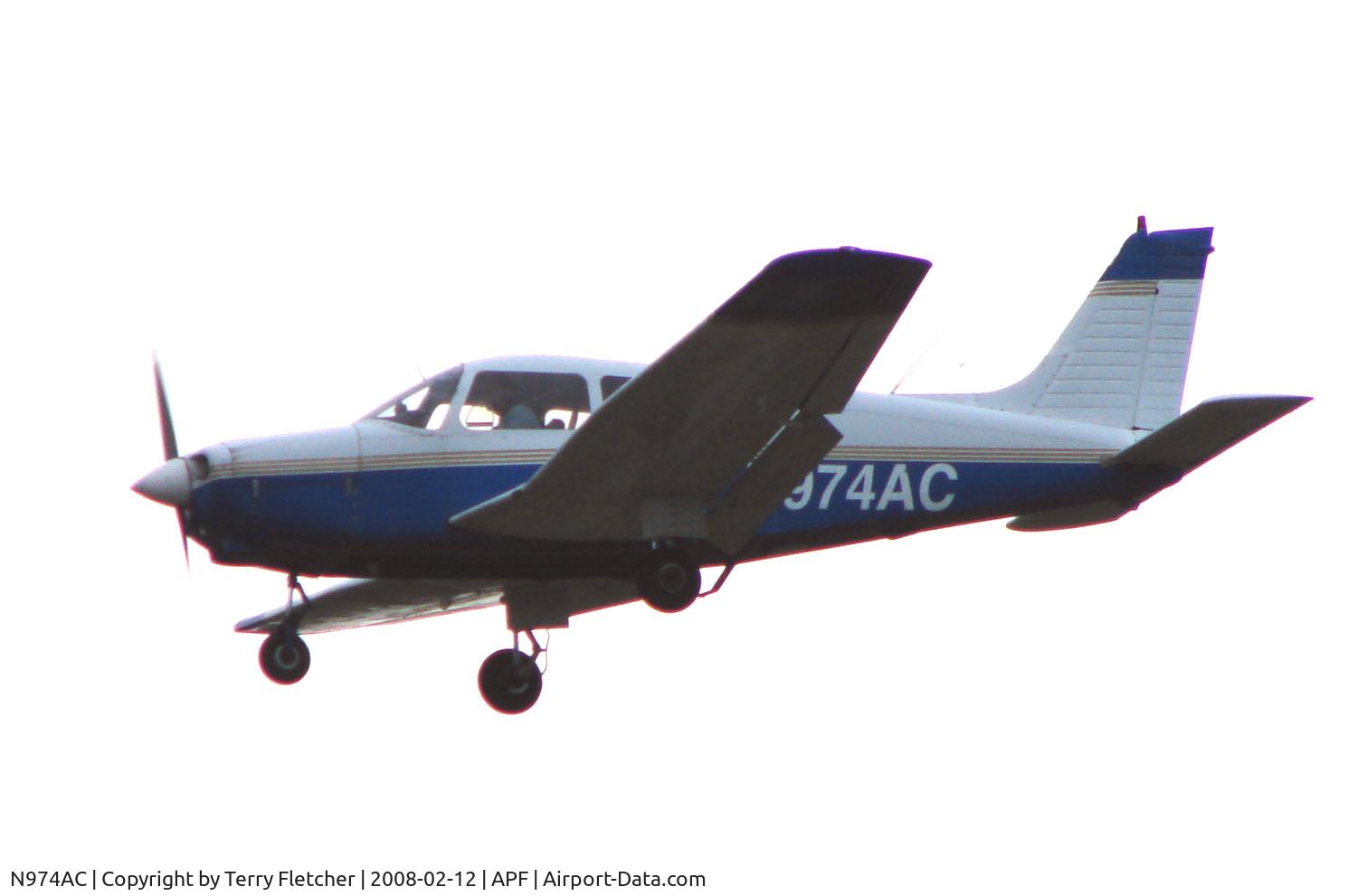 N974AC, 1978 Piper PA-28-161 C/N 28-7916126, Piper on finals to Naples
