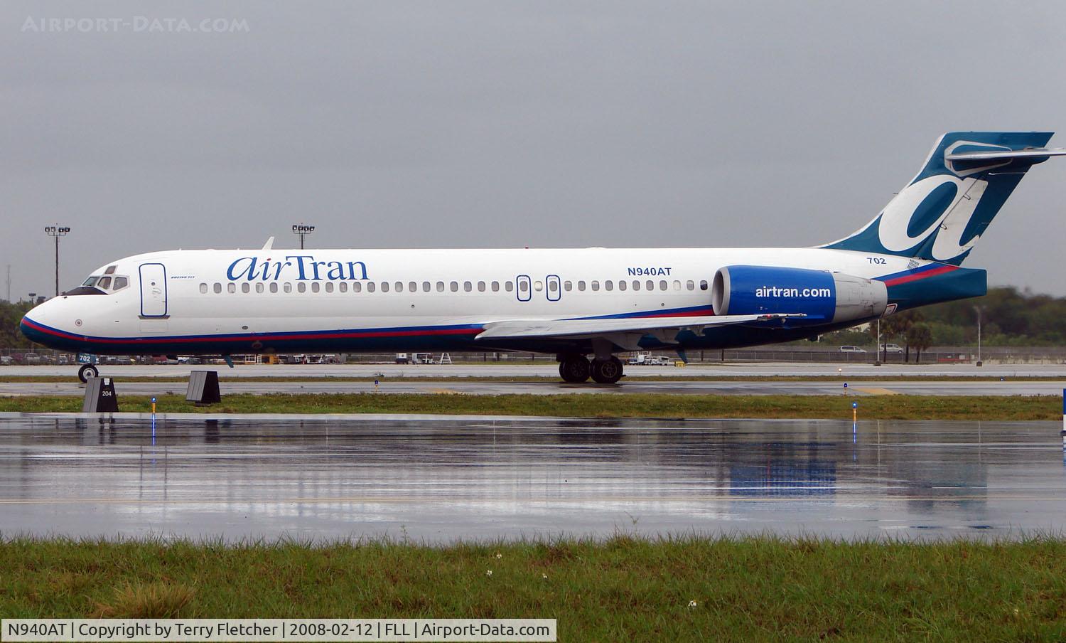 N940AT, 1999 Boeing 717-2BD C/N 55004, One of 15 aircraft waiting in line for departure after storms temporarily closed depatures from Ft Lauderdale Int