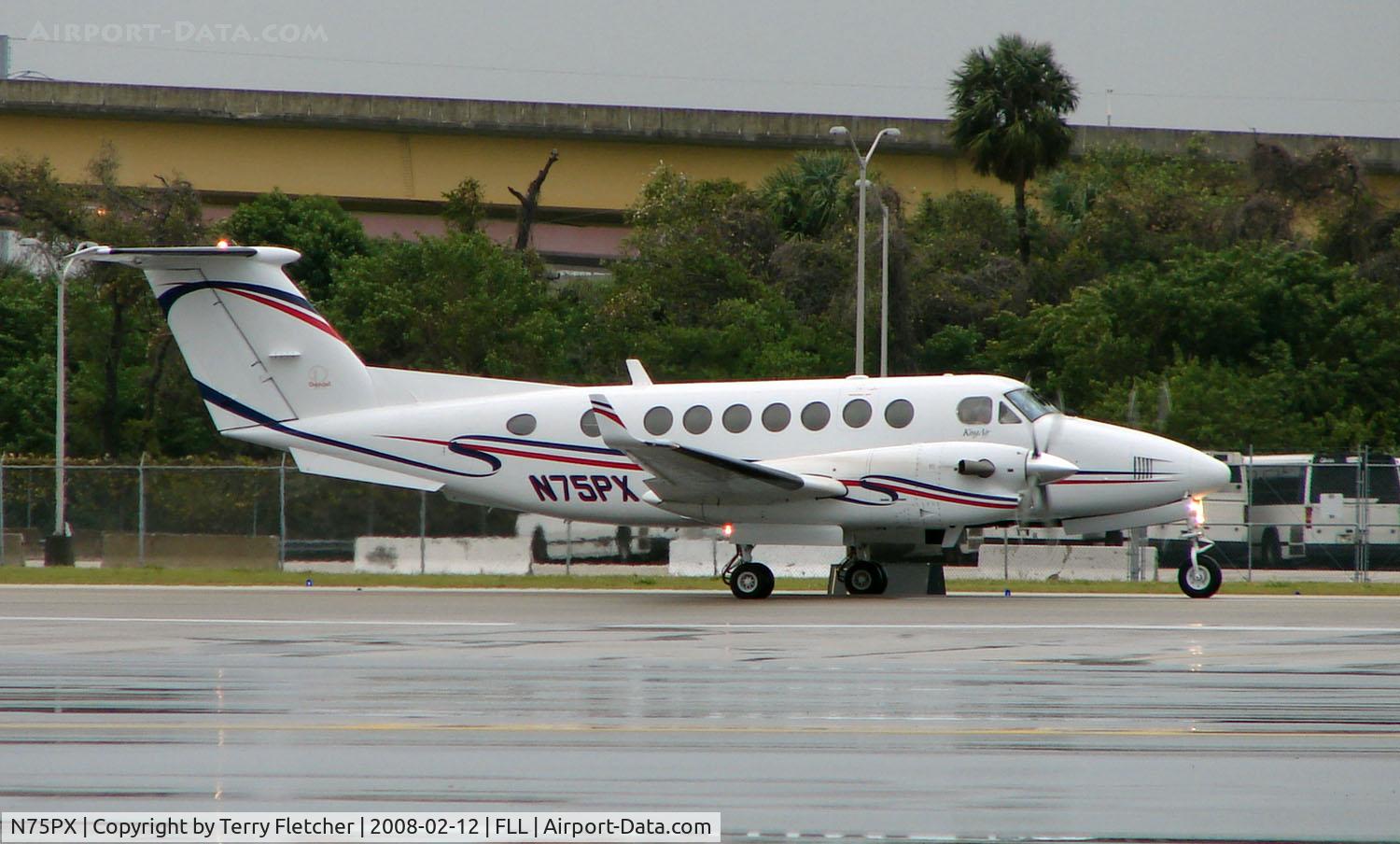 N75PX, Raytheon Aircraft Company B300 C/N FL-431, One of 15 aircraft waiting in line for departure after storms temporarily closed depatures from Ft Lauderdale Int