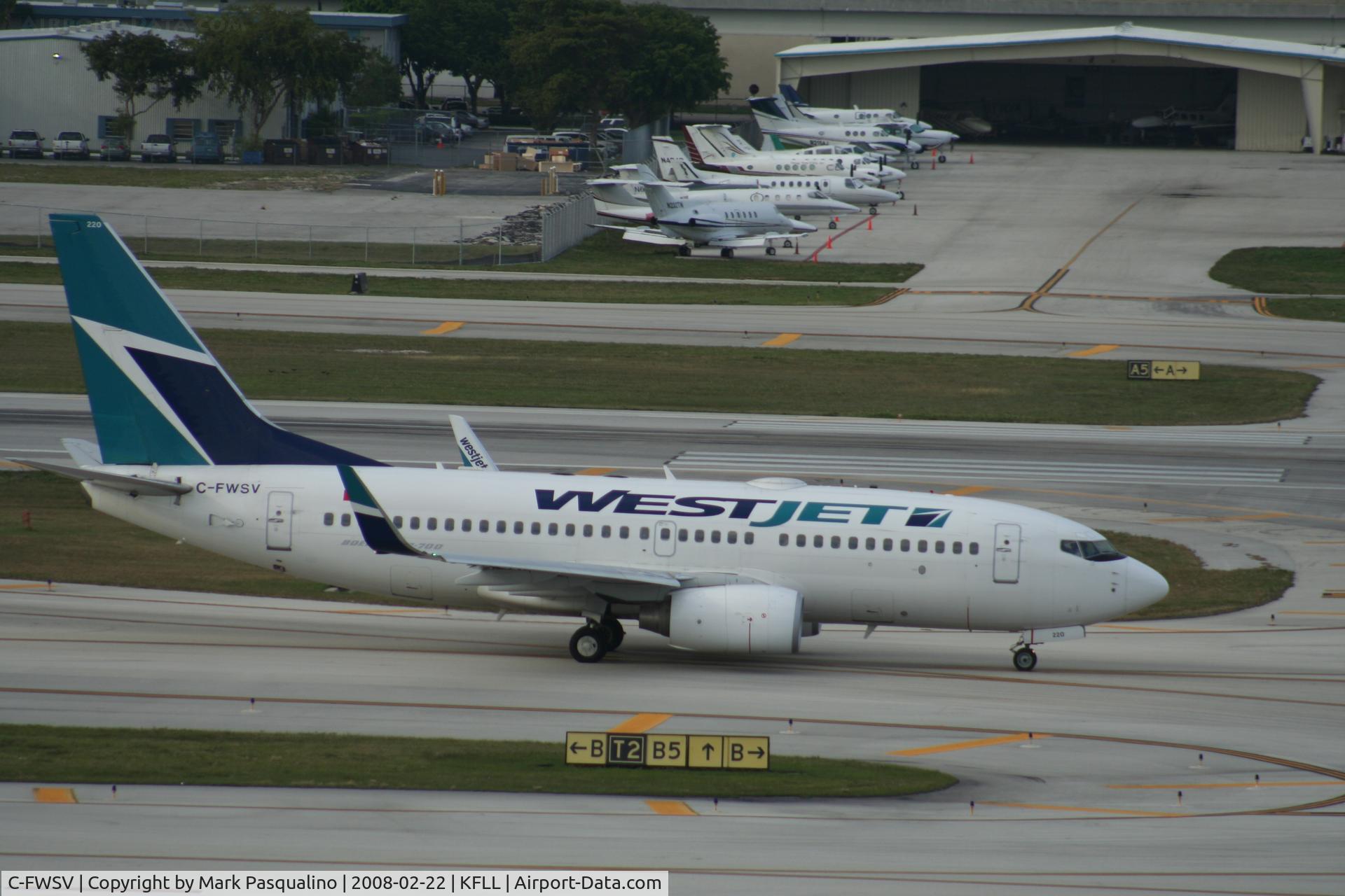 C-FWSV, 2003 Boeing 737-7CT C/N 32760, Boeing 737-700