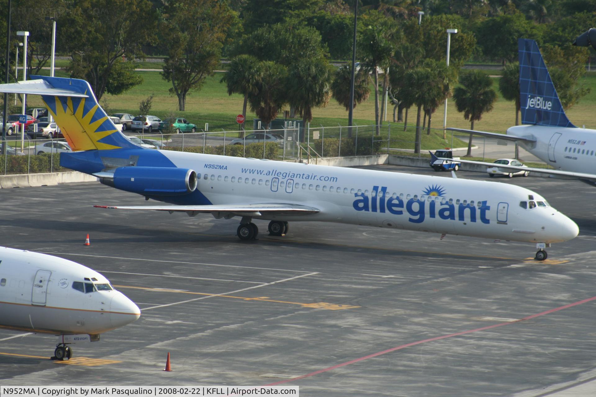 N952MA, 1988 McDonnell Douglas DC-9-87 C/N 49673, MD-87