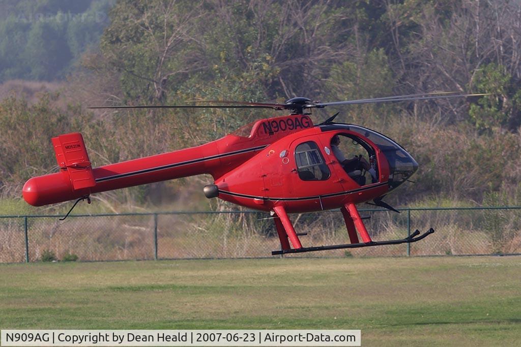 N909AG, 1992 McDonnell Douglas 500N C/N LN005, 1992 McDonnell Douglas Helicopter 500N N909AG arriving at Hansen Dam Park.