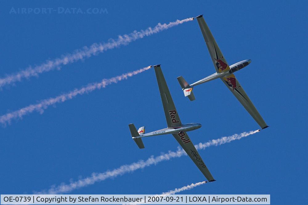 OE-0739, Let L-13 Blanik C/N 173219, Blanik mirror flying.