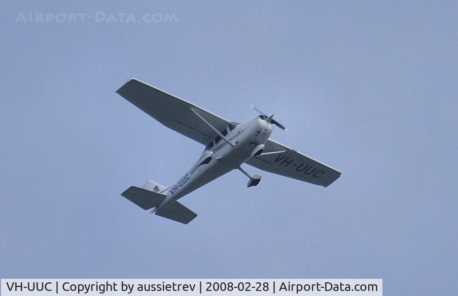 VH-UUC, Cessna 172R C/N 17280367, New addition to the database, this Cessna was doing circuits around my place wing waggling and banking around. The motor didn't sound all that good either. On the Gold Coast in Queensland this plane is a long way from its registered address