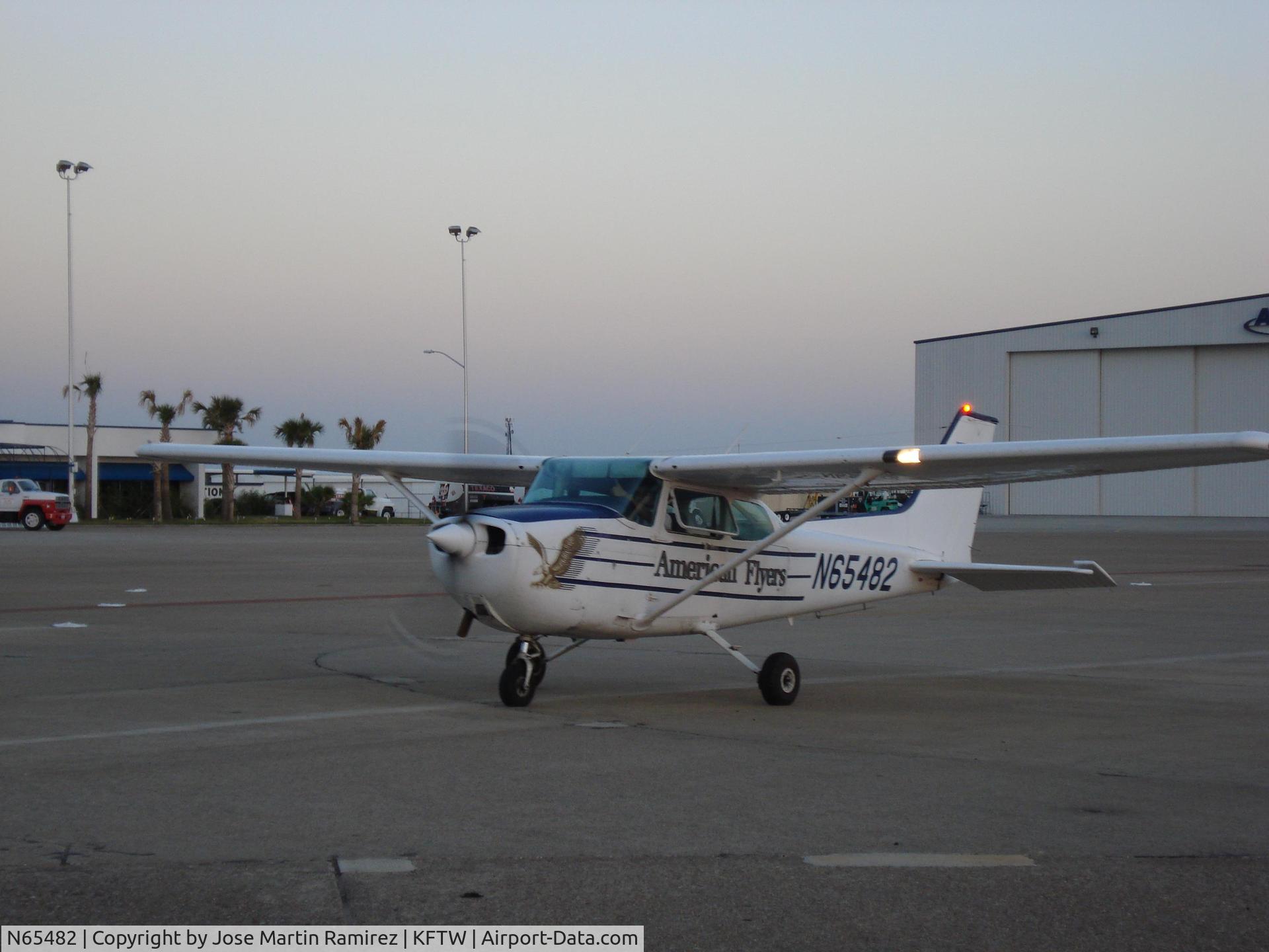 N65482, 1982 Cessna 172P C/N 17275761, 